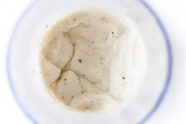 Wegański majonez: Zrób go sam! Przepisy, triki i ratowanie sosu