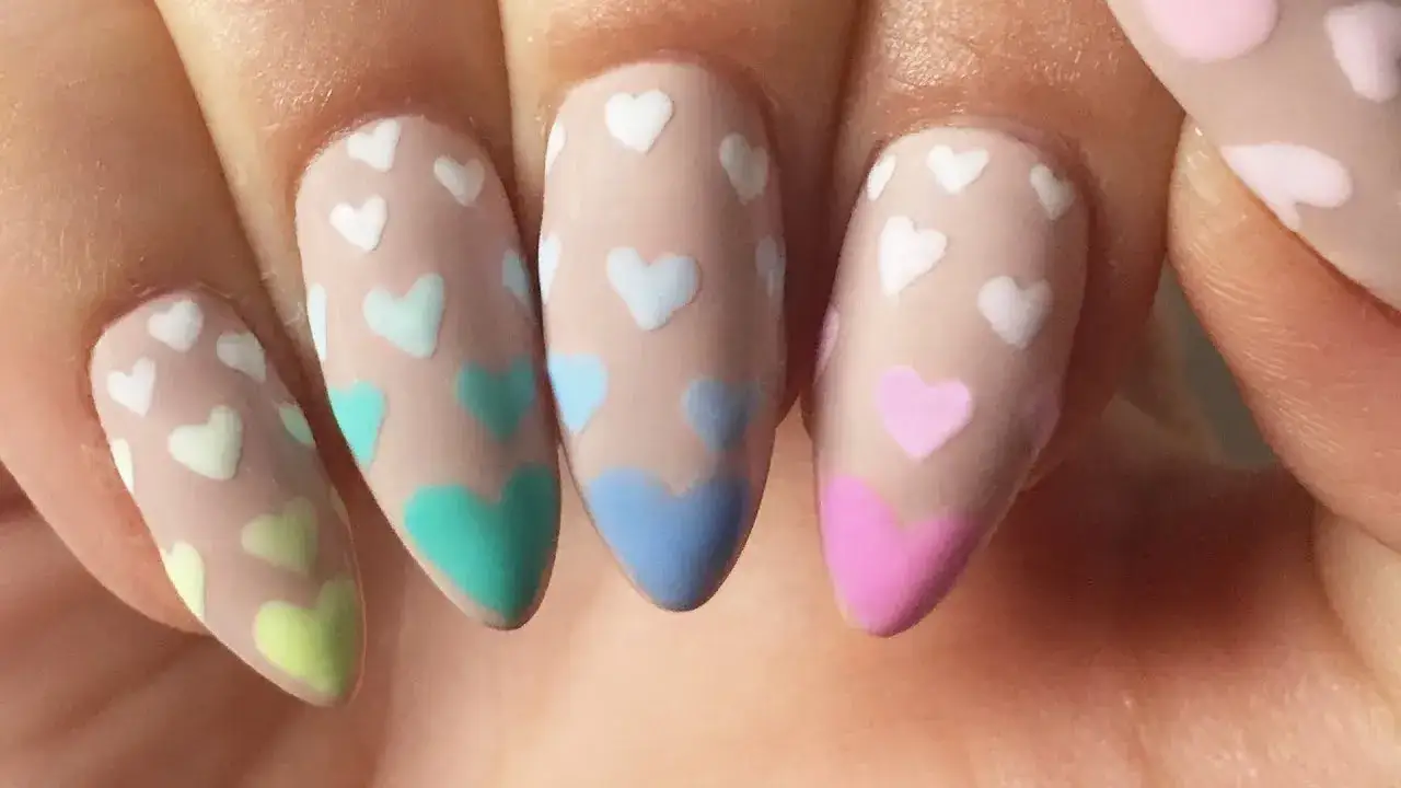 Jak zrobić serduszko na paznokciach - proste kroki do pięknego efektu