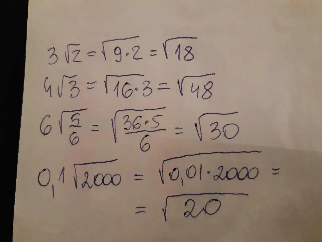 Jak włączyć czynnik pod pierwiastek i uniknąć typowych błędów