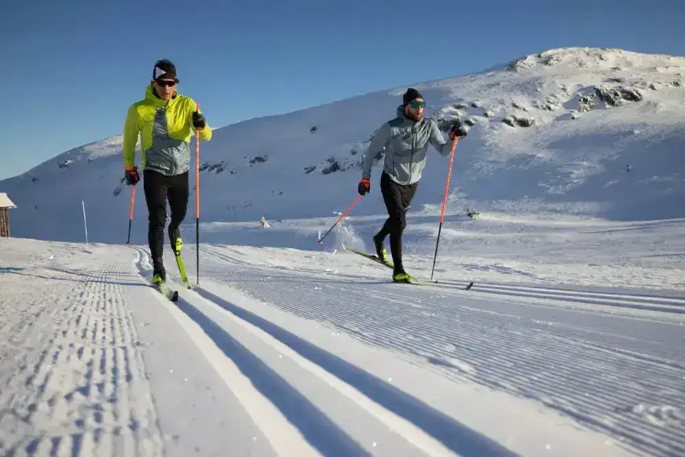 Ubrania na narty biegowe, które zapewnią Ci komfort i ciepło