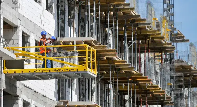 Jak sprawdzić dewelopera i uniknąć nieuczciwych transakcji?