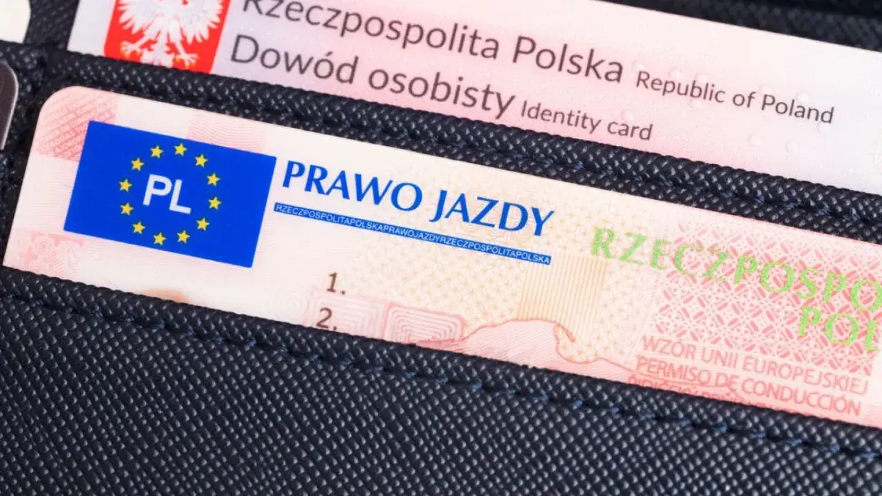 Polskie prawo jazdy i dowód osobisty w portfelu. Pamiętaj o ograniczeniach prawo jazdy 01.06.