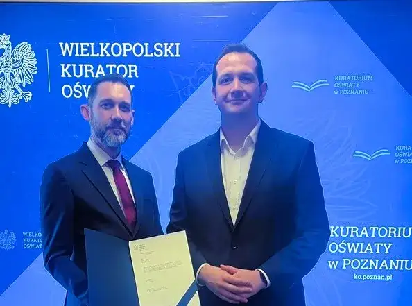 Komu podlega kurator oświaty? Zaskakujące fakty o jego władzy