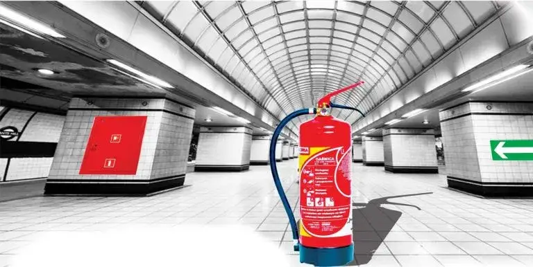 Co ile przegląd gaśnic w budynkach? Poznaj obowiązkowe terminy i zasady
