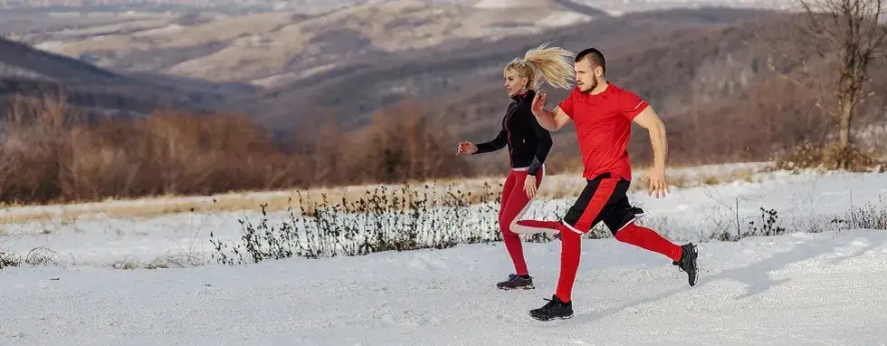 Bieganie zimą: jak biegać bezpiecznie i czerpać z tego korzyści?
