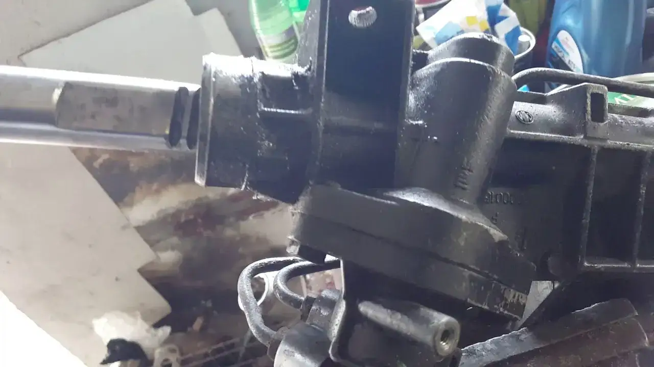 Objawy uszkodzonej maglownicy w Volvo S60, które mogą zagrażać bezpieczeństwu