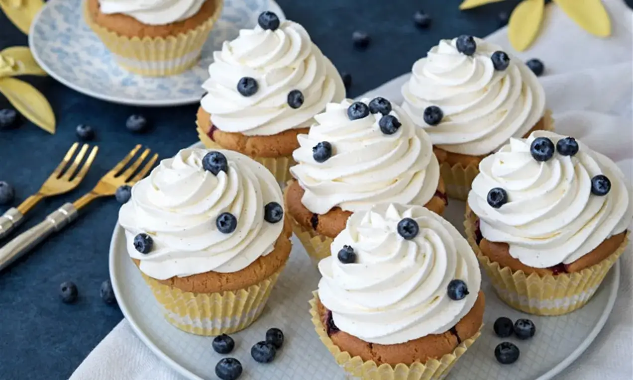 Jak nadziać babeczki kremem – proste techniki i sprawdzone porady