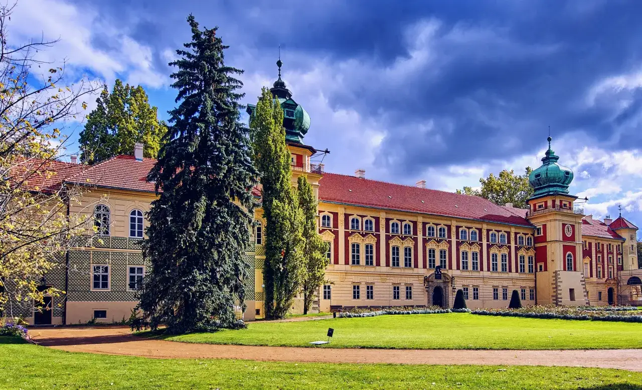 Muzeum zamek w Łańcucie - odkryj fascynującą historię i atrakcje
