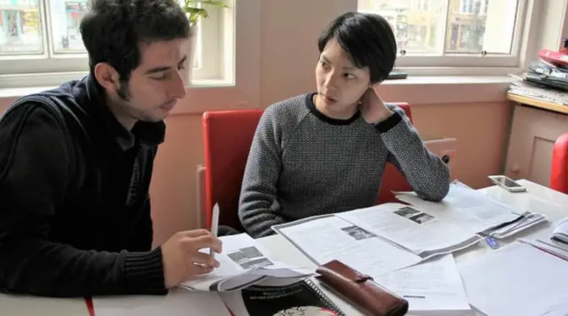 Praca po studiach filologicznych: jak uniknąć bezrobocia i znaleźć zatrudnienie