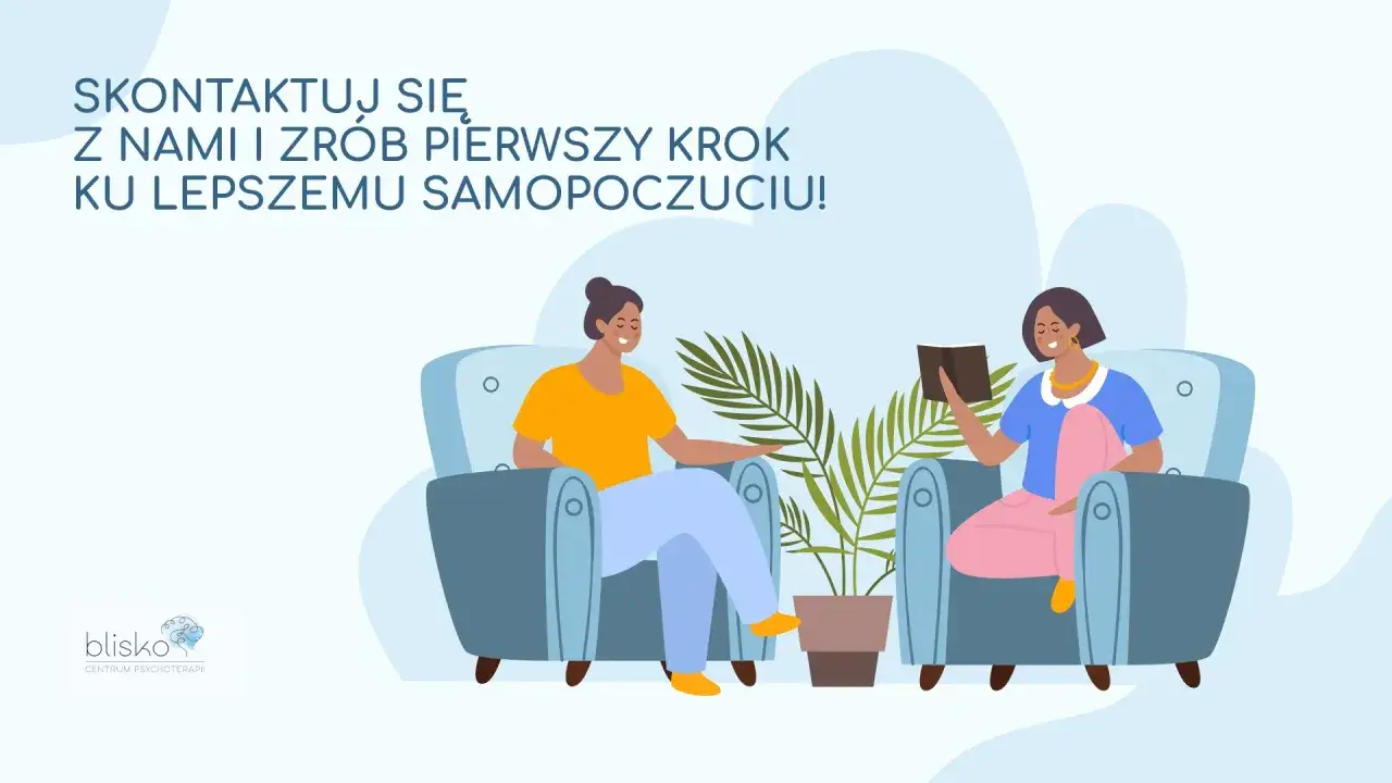 Dwie kobiety siedzą w fotelach, rozmawiając. To inspiracja, jak radzić sobie z samotnością i zrobić pierwszy krok ku lepszemu samopoczuciu.