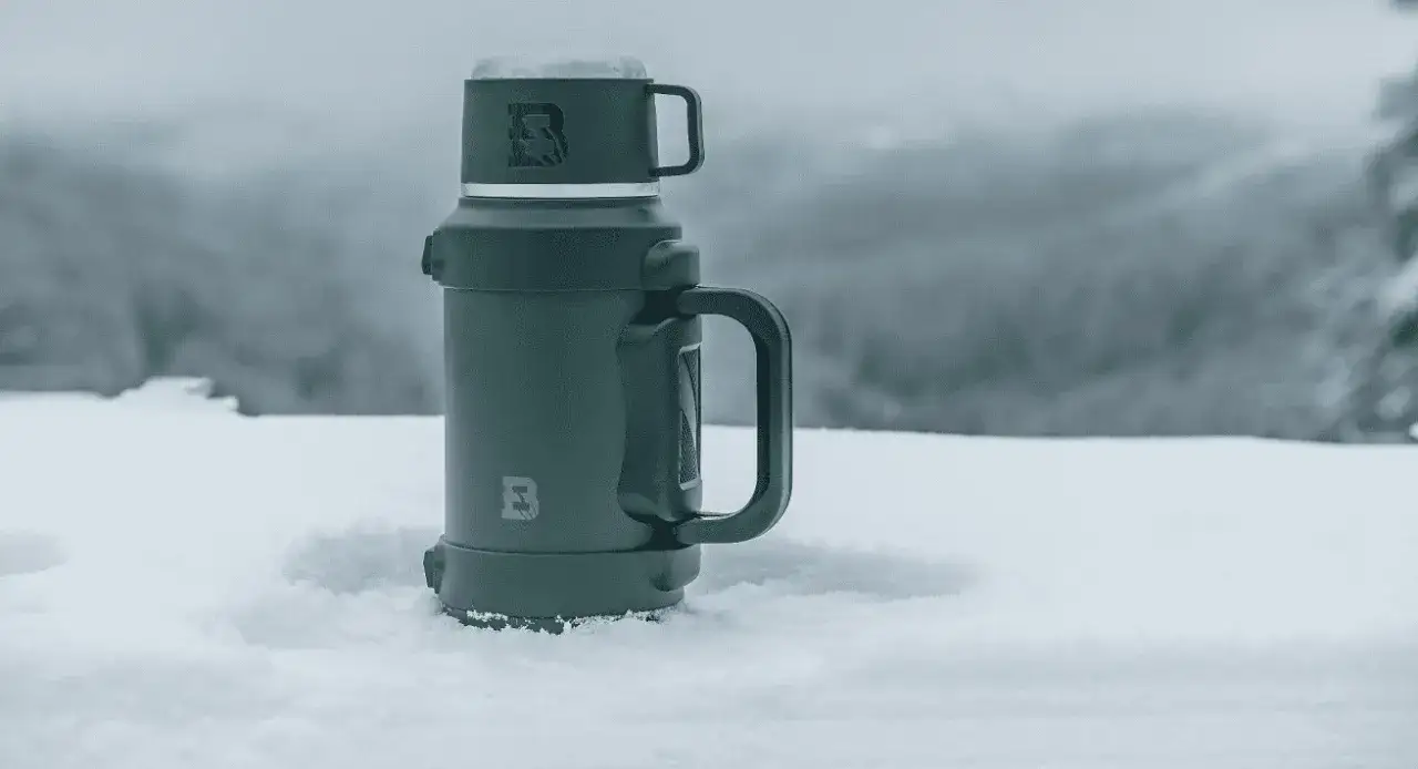 Najlepsze termosy: Ranking i testy ciepło na długie godziny