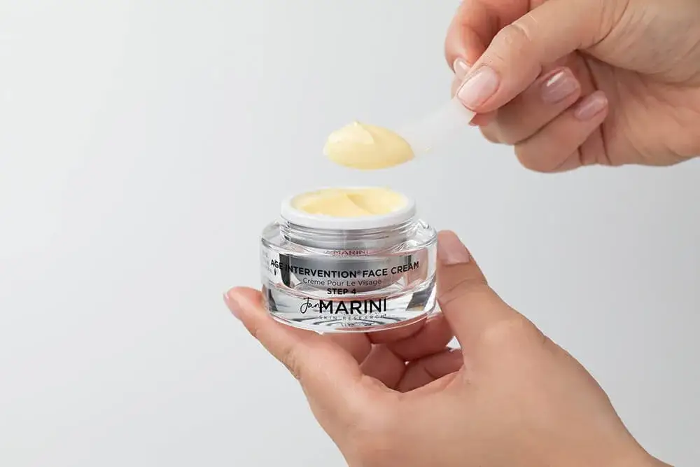 Jak dobrać kosmetyki do cery, by uniknąć problemów skórnych?