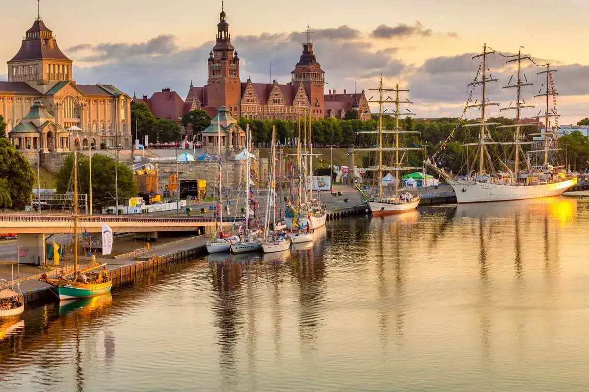 Szczecin ile km? Sprawdź odległości do najpopularniejszych miejsc