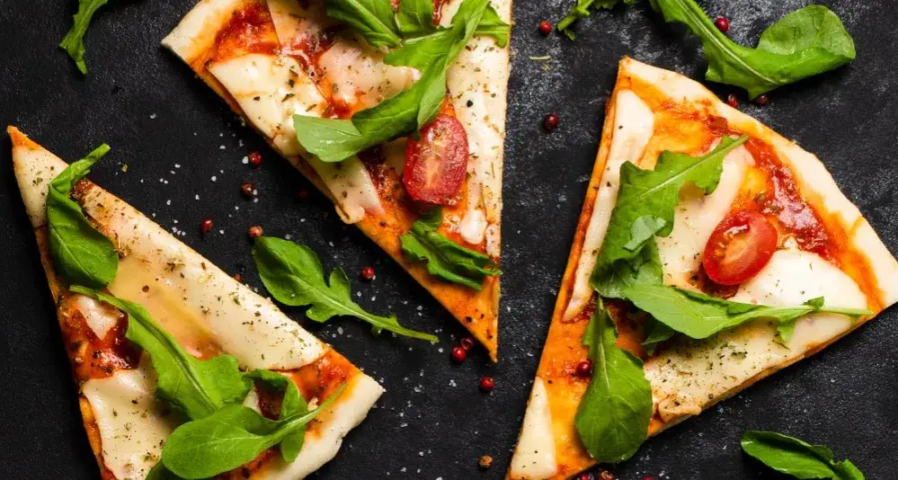 Czy pizza jest ciężkostrawna? Odkryj, jak ją łatwiej strawić