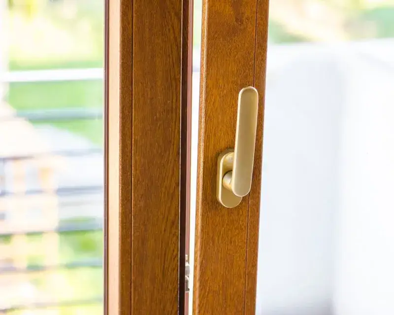 Jak dobrać elewację do okien złoty dąb? Kolory, które zachwycą i pasują idealnie