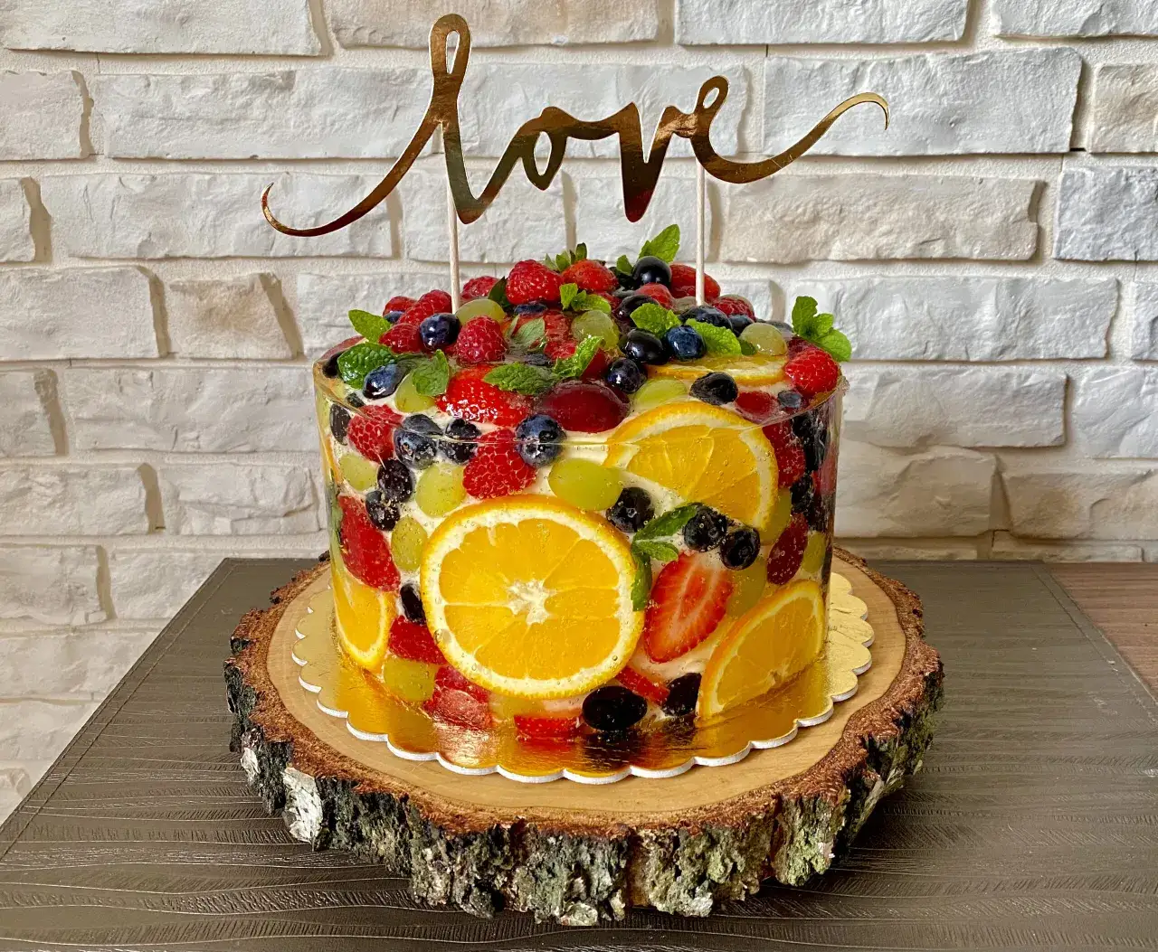 Czy opłatek na tort można zalać galaretką? Praktyczne porady i wskazówki