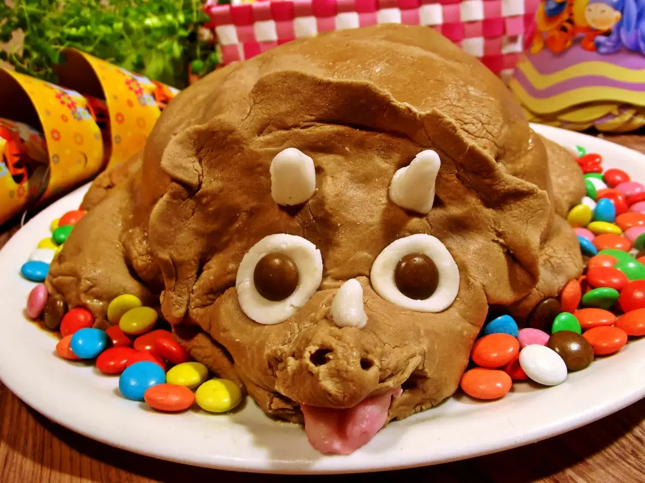 Jak zrobić tort dinozaur - proste przepisy i inspiracje na urodziny