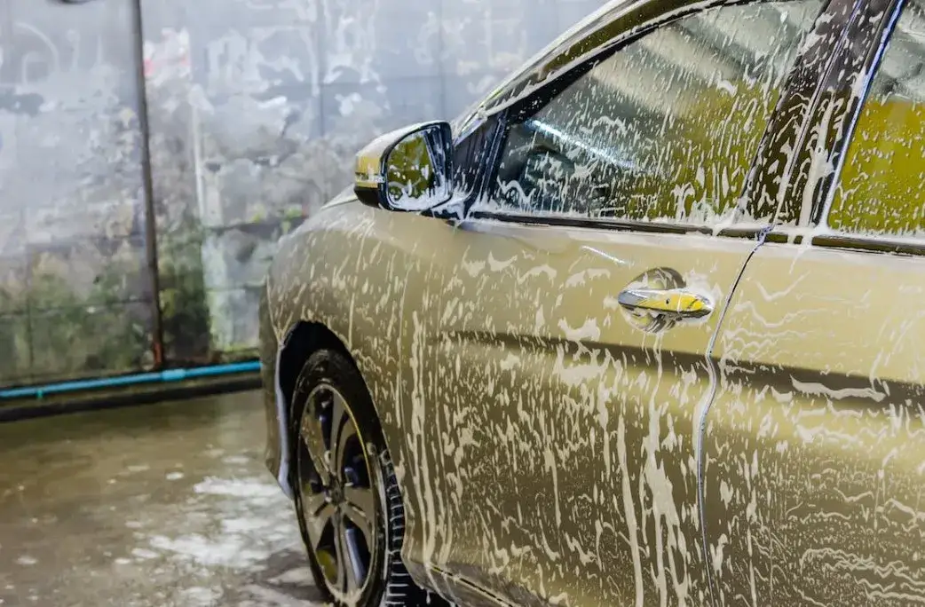 Ile można zarobić na myjni parowej? Kluczowe dane i czynniki wpływające na dochody