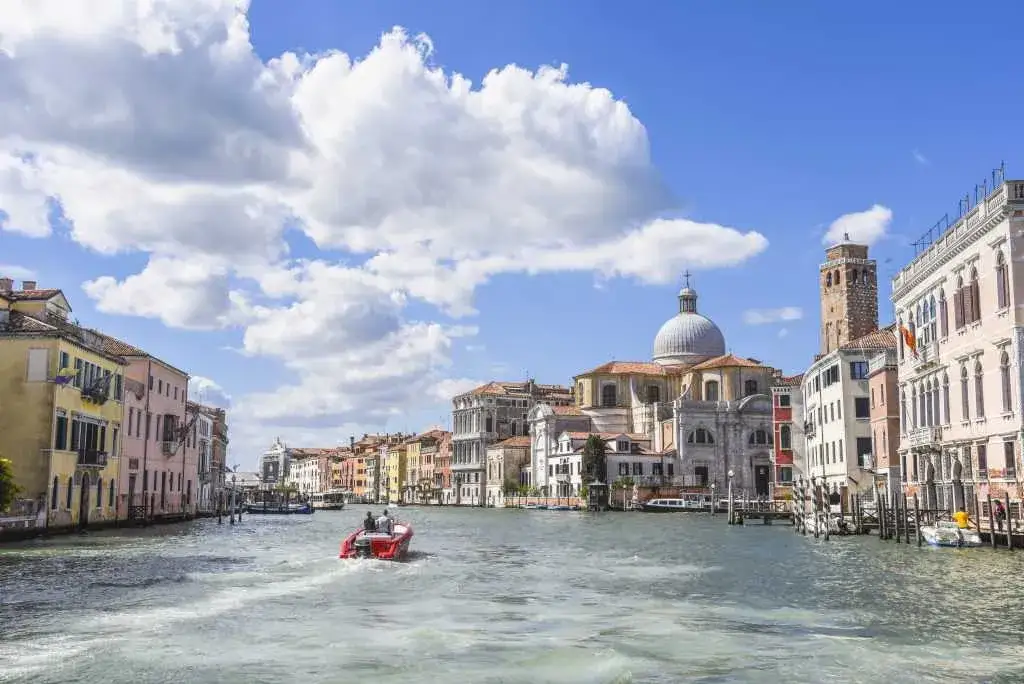 Niezapomniane atrakcje w Wenecji Euganejskiej, które musisz zobaczyć