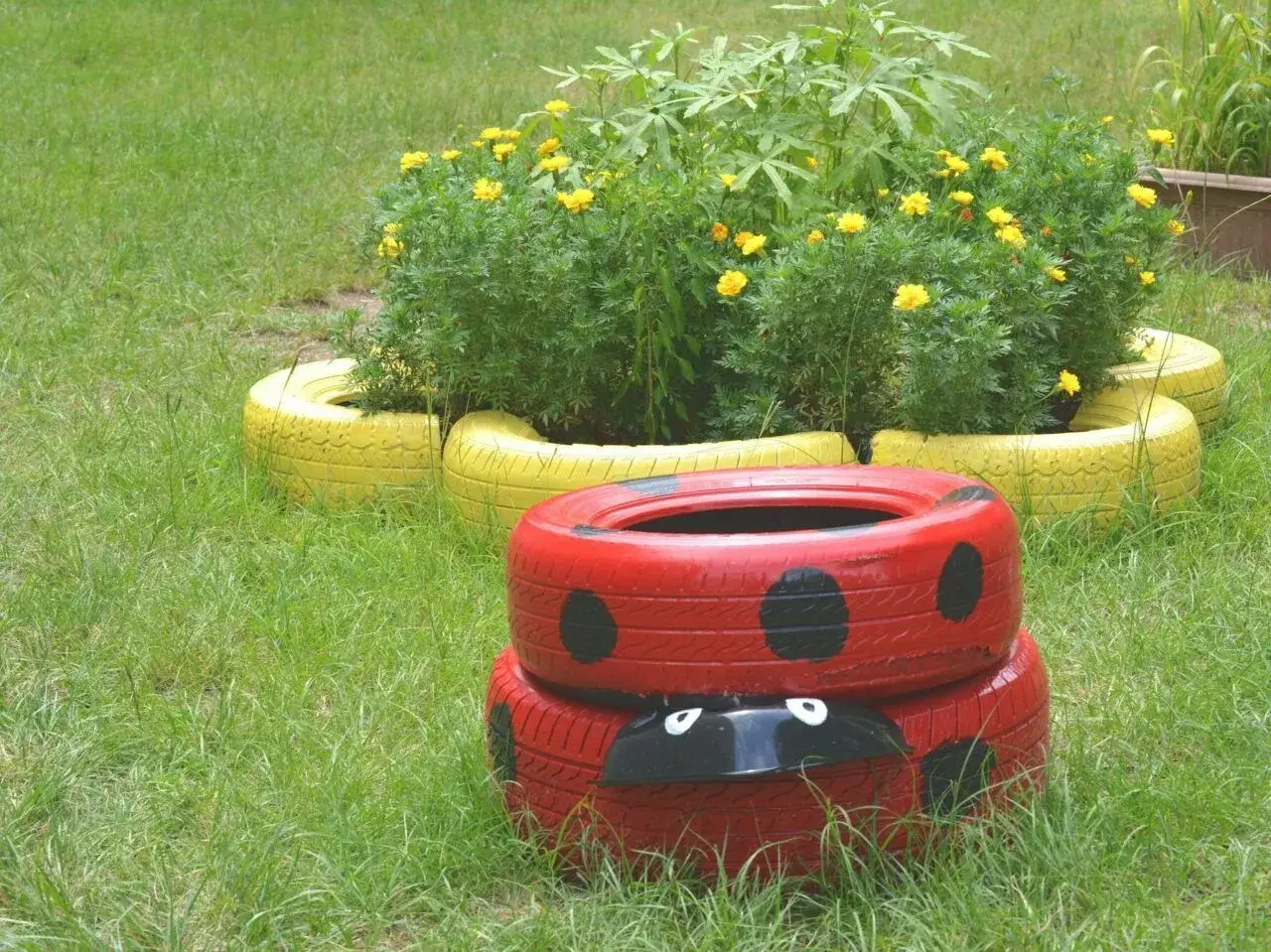 Czym pomalować opony na plac zabaw, aby były bezpieczne i trwałe?