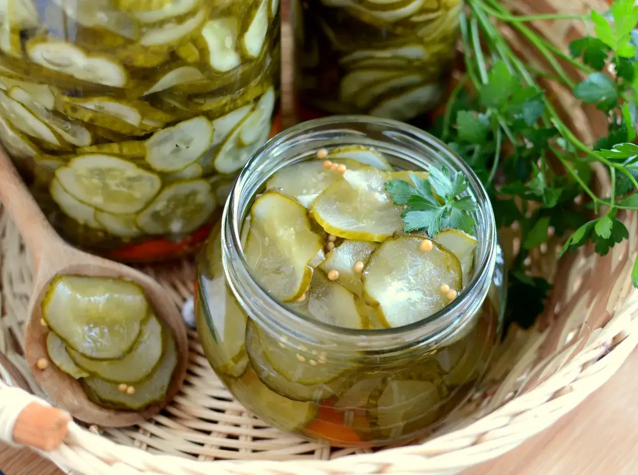 Jak się robi sałatkę szwedzką - prosty przepis z pysznymi składnikami