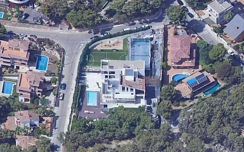 Gdzie mieszka Robert Lewandowski? Odkryj jego życie w Sitges