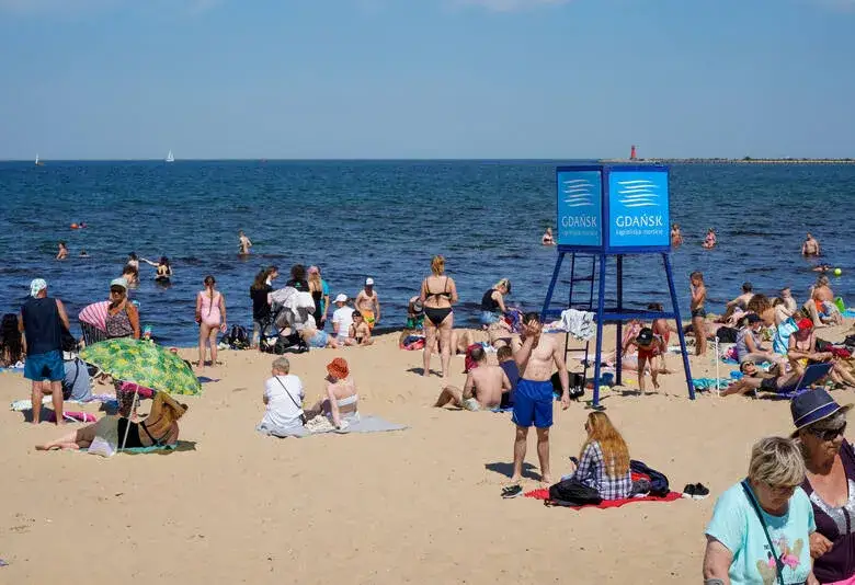 Jaka jest temperatura wody w Bałtyku? Sprawdź przed wyjazdem na plażę