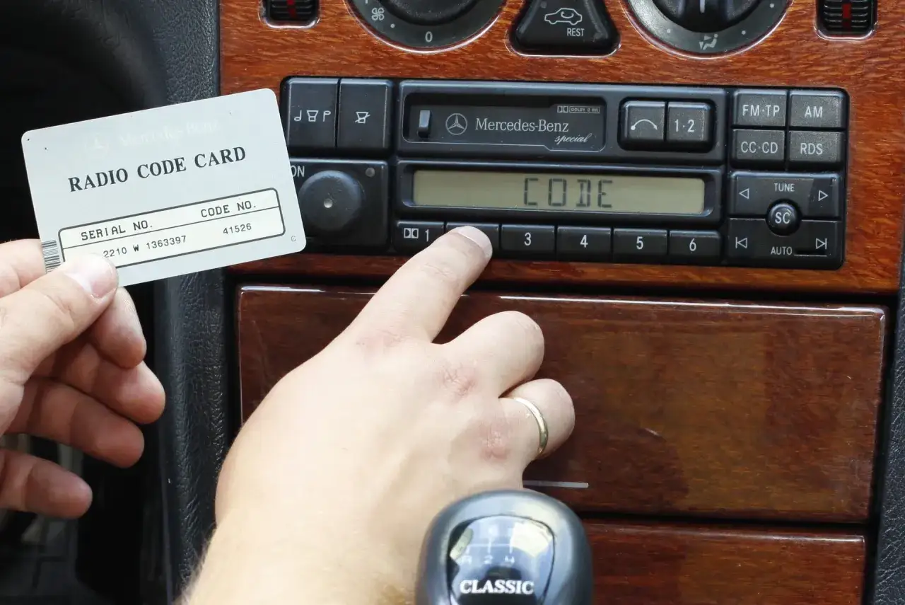 Jak odblokować radio samochodowe po złym kodzie? Sprawdzone sposoby