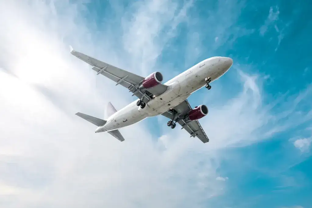 Kiedy promocje na loty? Odkryj najlepsze terminy na tanie bilety