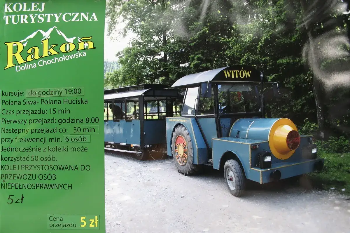 Rozkład jazdy ciuchci w Dolinie Chochołowskiej: dokładne godziny kursowania