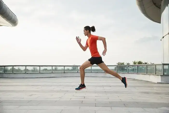 Bieganie a kręgosłup: zdrowie czy ryzyko? Obalamy mity i dajemy rady