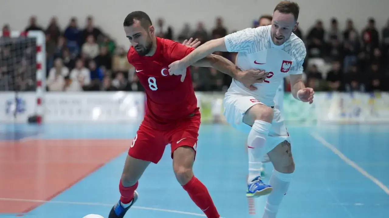 Ile zarabia zawodnik Ekstraklasy futsalu? Niewiarygodne różnice w wynagrodzeniach!