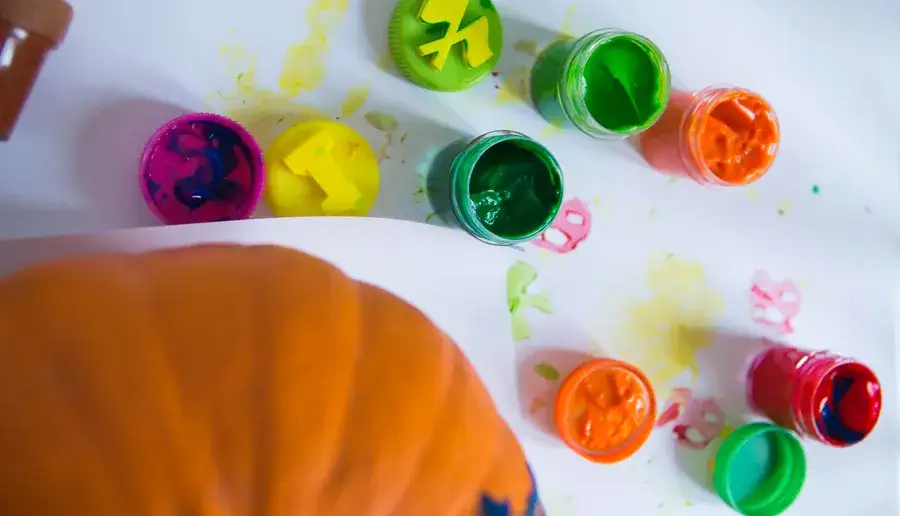 Co robić z dzieckiem jesienią? 10 kreatywnych pomysłów na zabawy