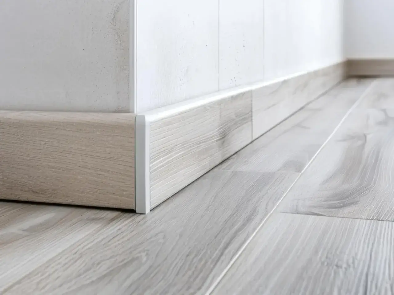 Jak ciąć listwy przypodłogowe plastikowe: proste triki i narzędzia