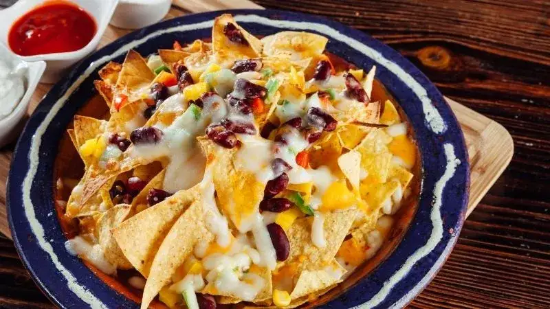 ¿Los mejores nachos con queso? Receta casera y montaje perfecto