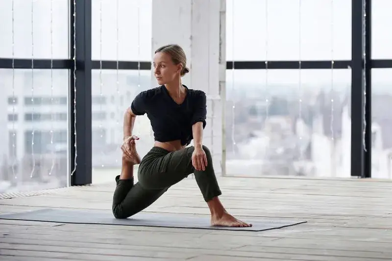 Ile trwa nauka szpagatu? Poznaj realistyczne oczekiwania i porady