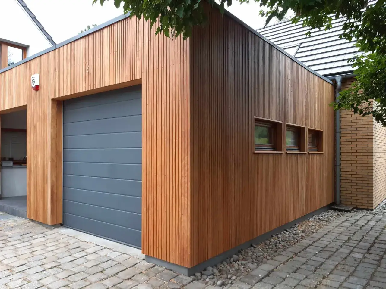 Jak wyczyścić elewację drewnianą? Skutecznie i bezpiecznie!