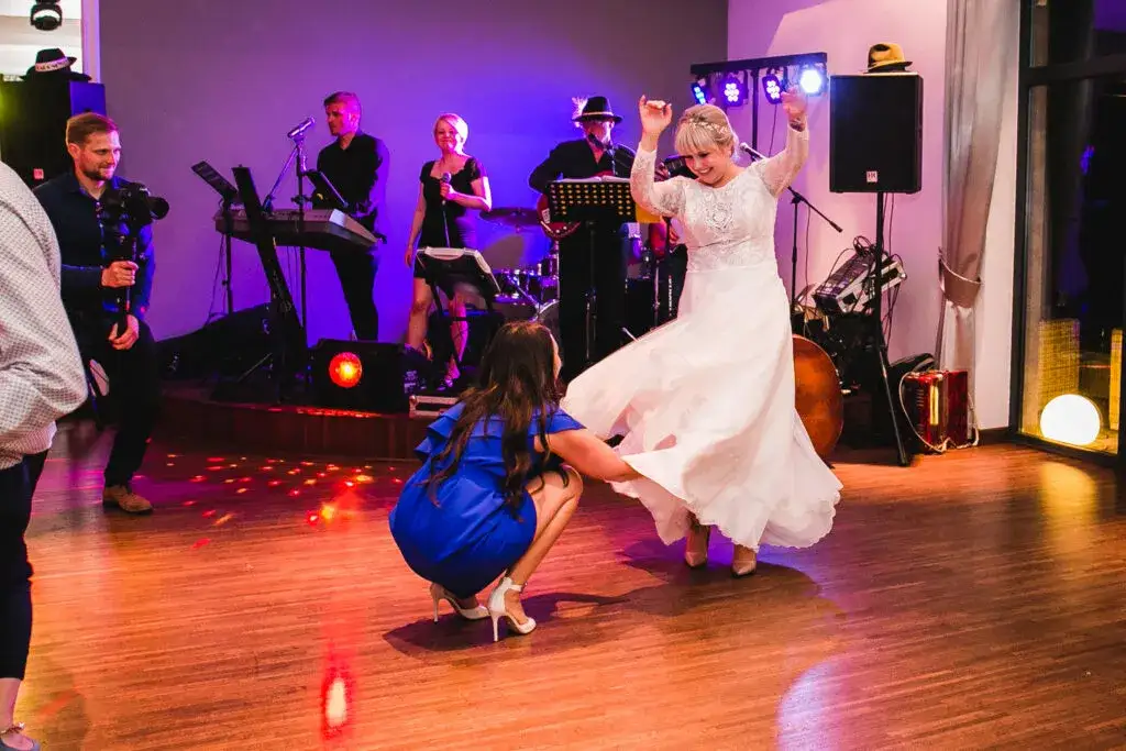 Jak poszerzyć suknię ślubną bez dużych kosztów i stresu