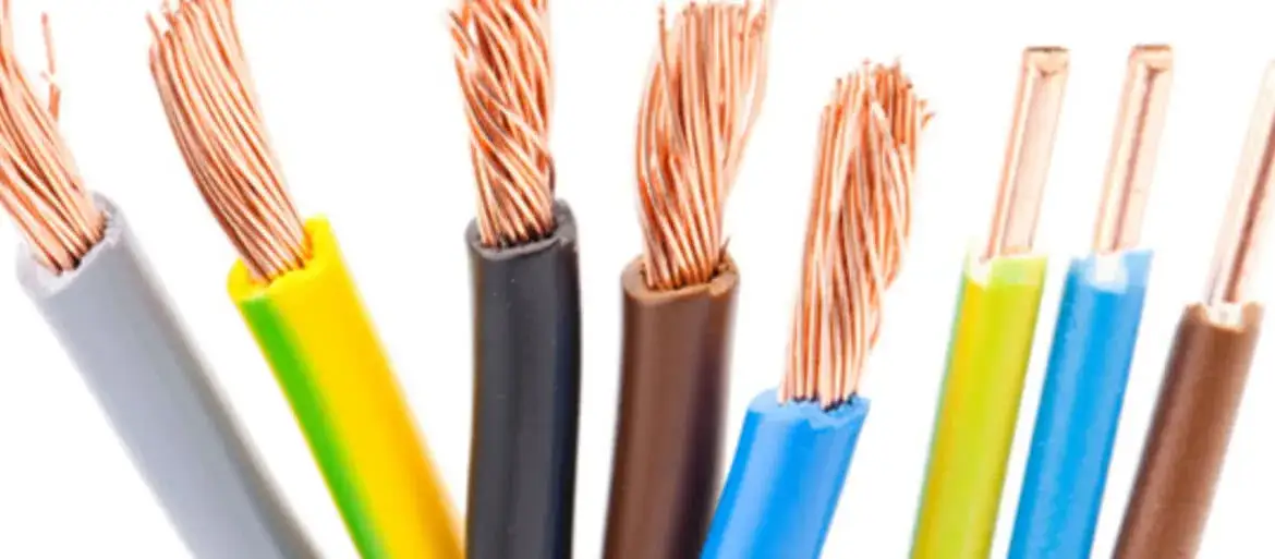 Czy miedź przewodzi prąd? Odkryj jej niezwykłe właściwości elektryczne