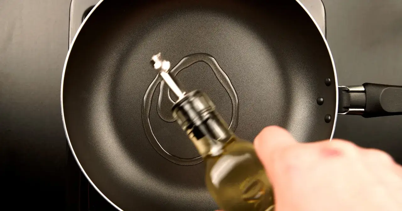 Smażenie na oliwie z oliwek - czy to naprawdę zdrowe dla Ciebie?