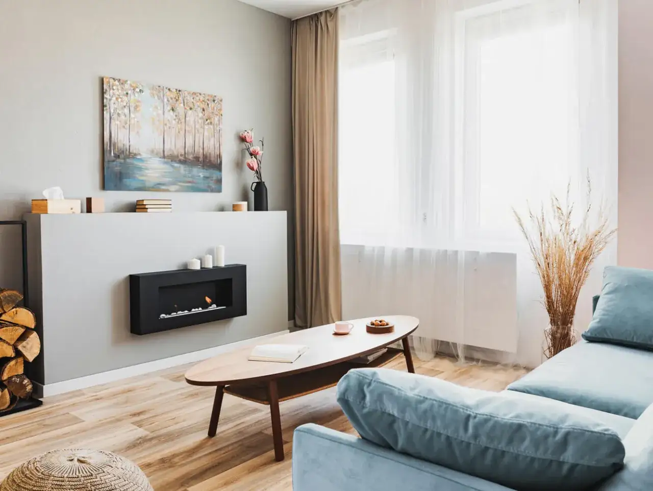 Jak ozdobić komin w pokoju? 7 pomysłów na piękne dekoracje