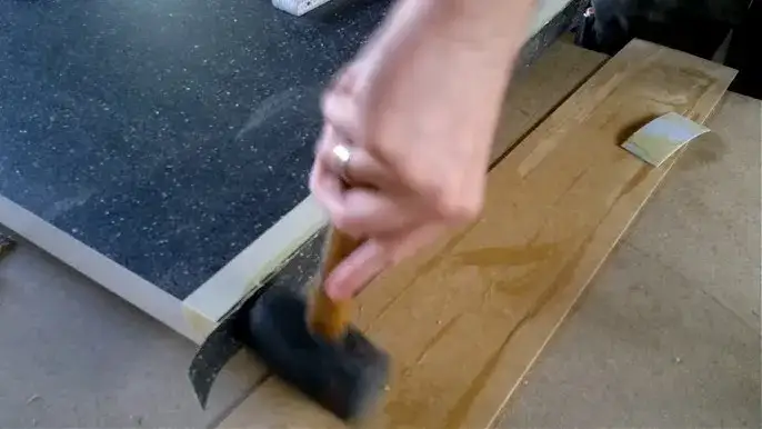 Jak przykleić obrzeże do blatu IKEA i uniknąć najczęstszych błędów