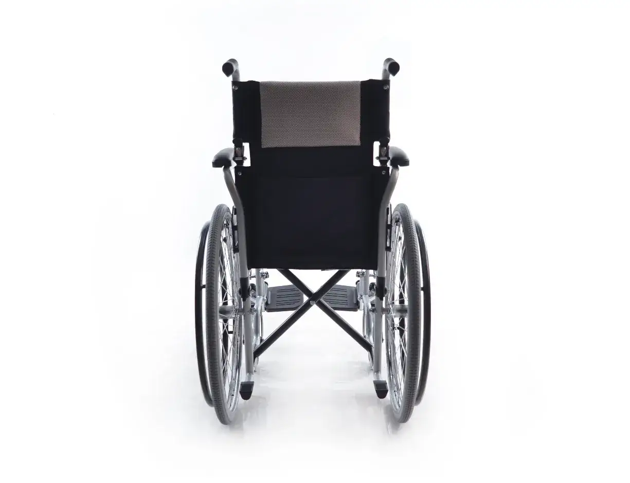 Wózek inwalidzki: pełne czy pompowane koła? Zobacz, co wybrać!