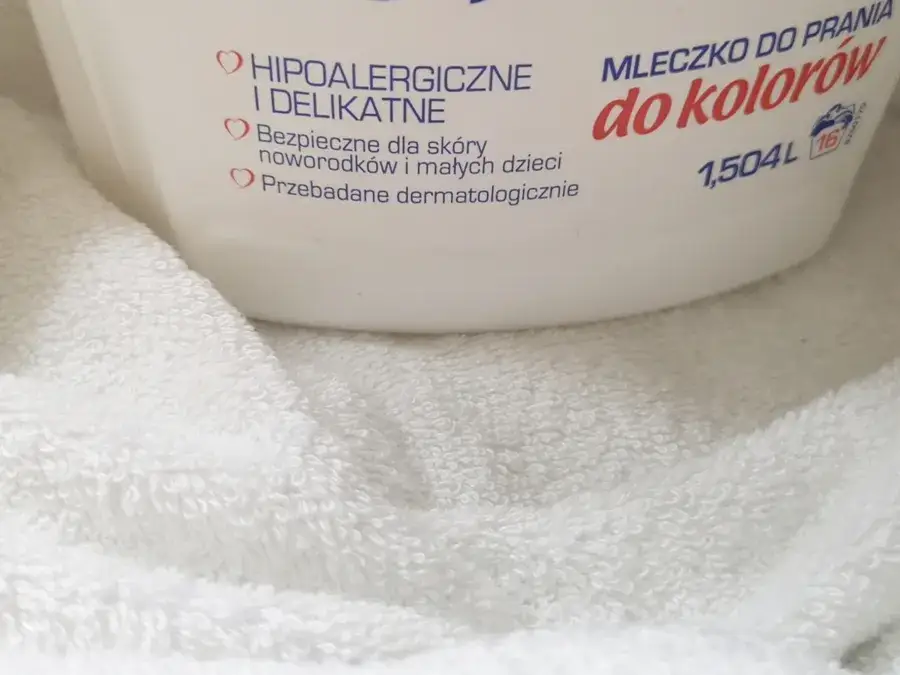 Bezpieczny proszek do prania dla niemowląt - uniknij alergii i podrażnień