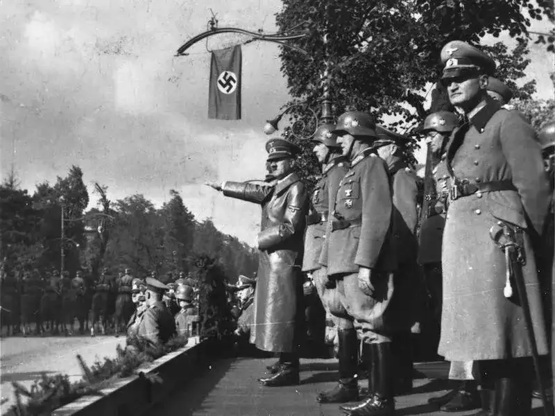 Czy Hitler był w Warszawie? Niezwykłe wydarzenia i ich skutki