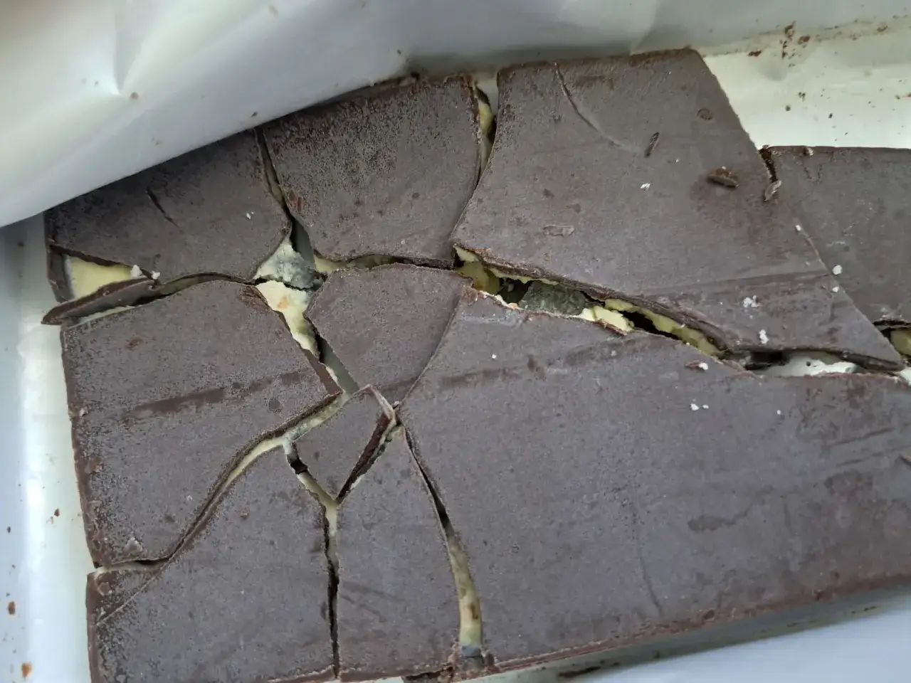 Biały nalot na kakao pleśń czy wykwit? Sprawdź, zanim wyrzucisz!