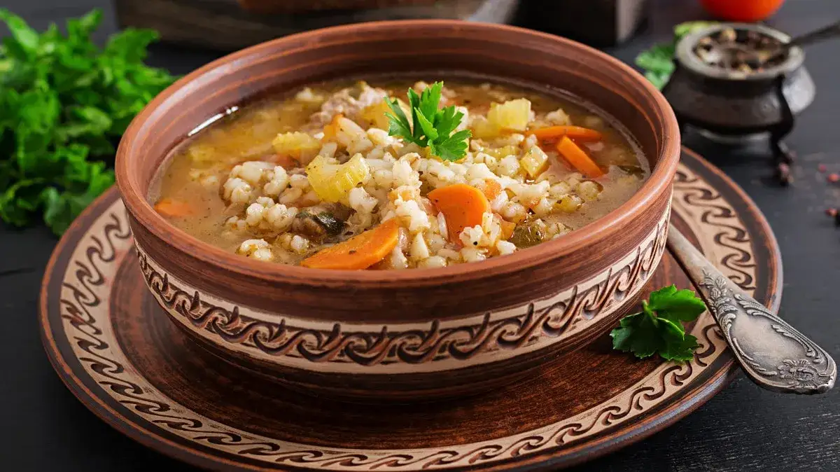 Poznaj prawidłową porcję zupy - ile ml naprawdę potrzebuje dorosły człowiek?