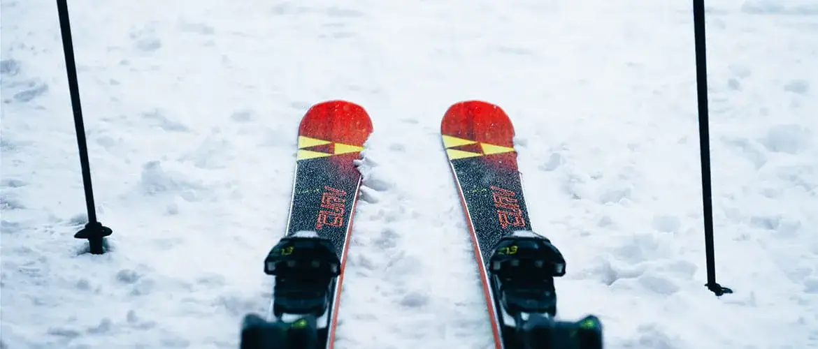 Jakie narty dla zaawansowanych – wybierz najlepsze modele dla siebie