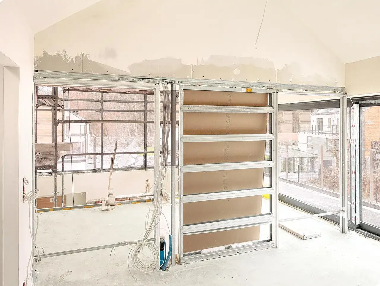 Kotwa do karton gipsu – jak wybrać najlepsze mocowanie dla ścian