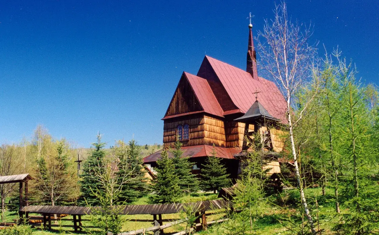 Atrakcje w Dwerniku: Odkryj niezapomniane miejsca i przygody